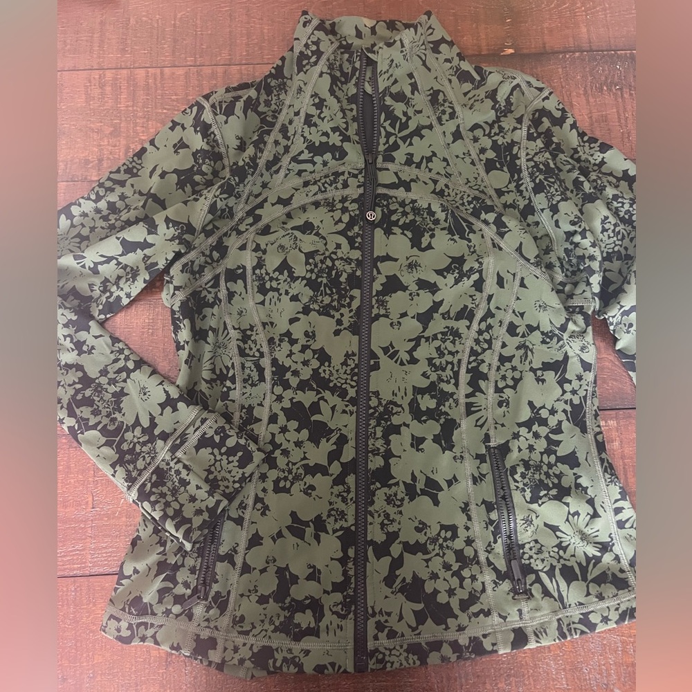 Lululemon define jacket nulu material